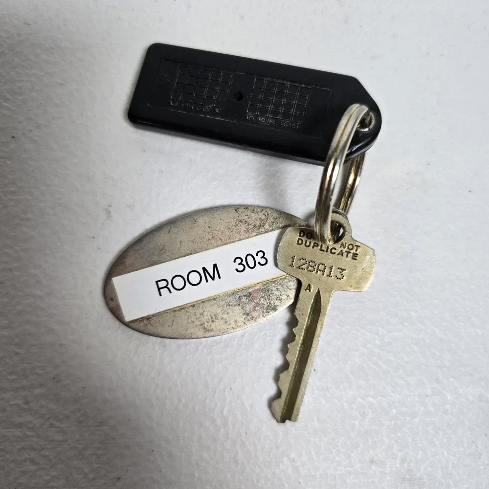 Vintage PALMER HOUSE Motel Brass Room Key‎ Fob & BEST Key – Room 303 (Florida)